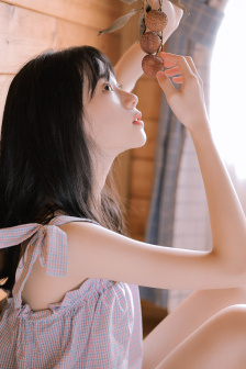 年轻的女邻居8